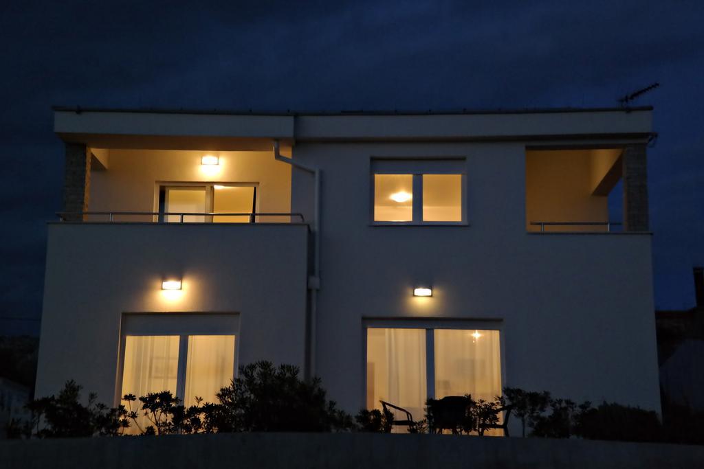 House Natali 70M From The Beach - Free Ev Top Up Rtina Eksteriør bilde