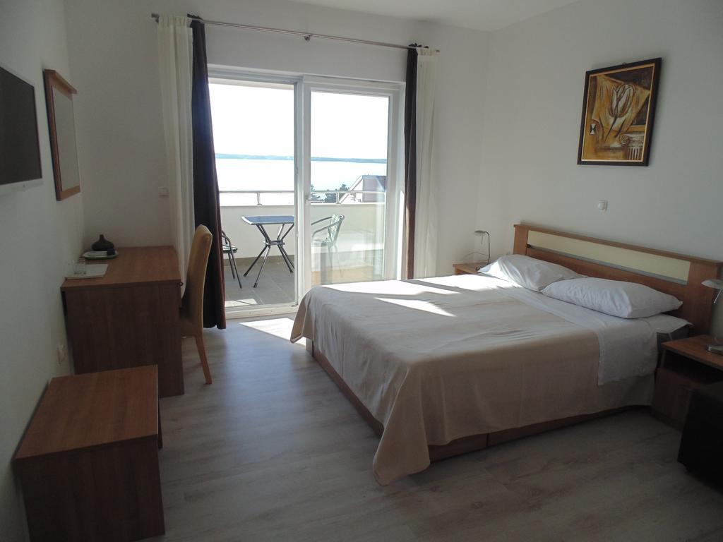 House Natali 70M From The Beach - Free Ev Top Up Rtina Eksteriør bilde