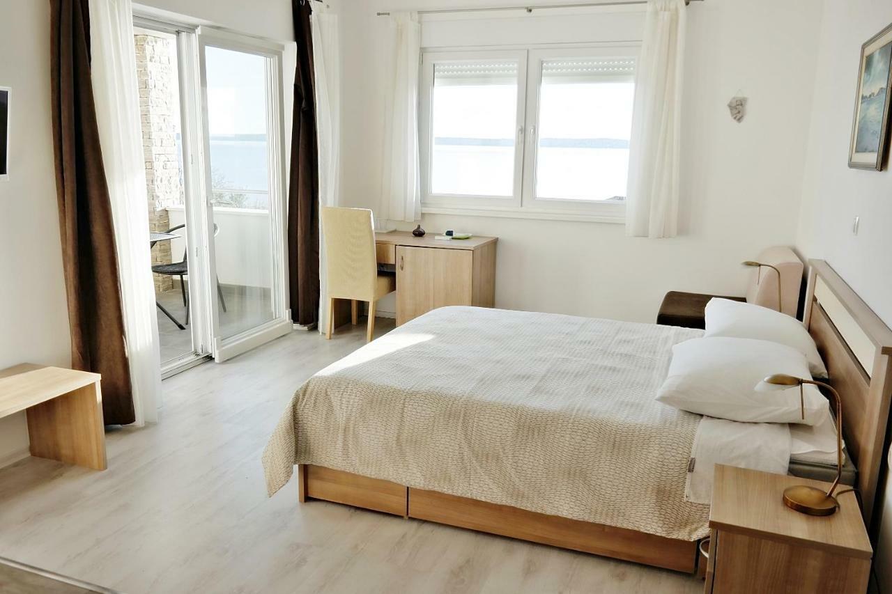 House Natali 70M From The Beach - Free Ev Top Up Rtina Eksteriør bilde