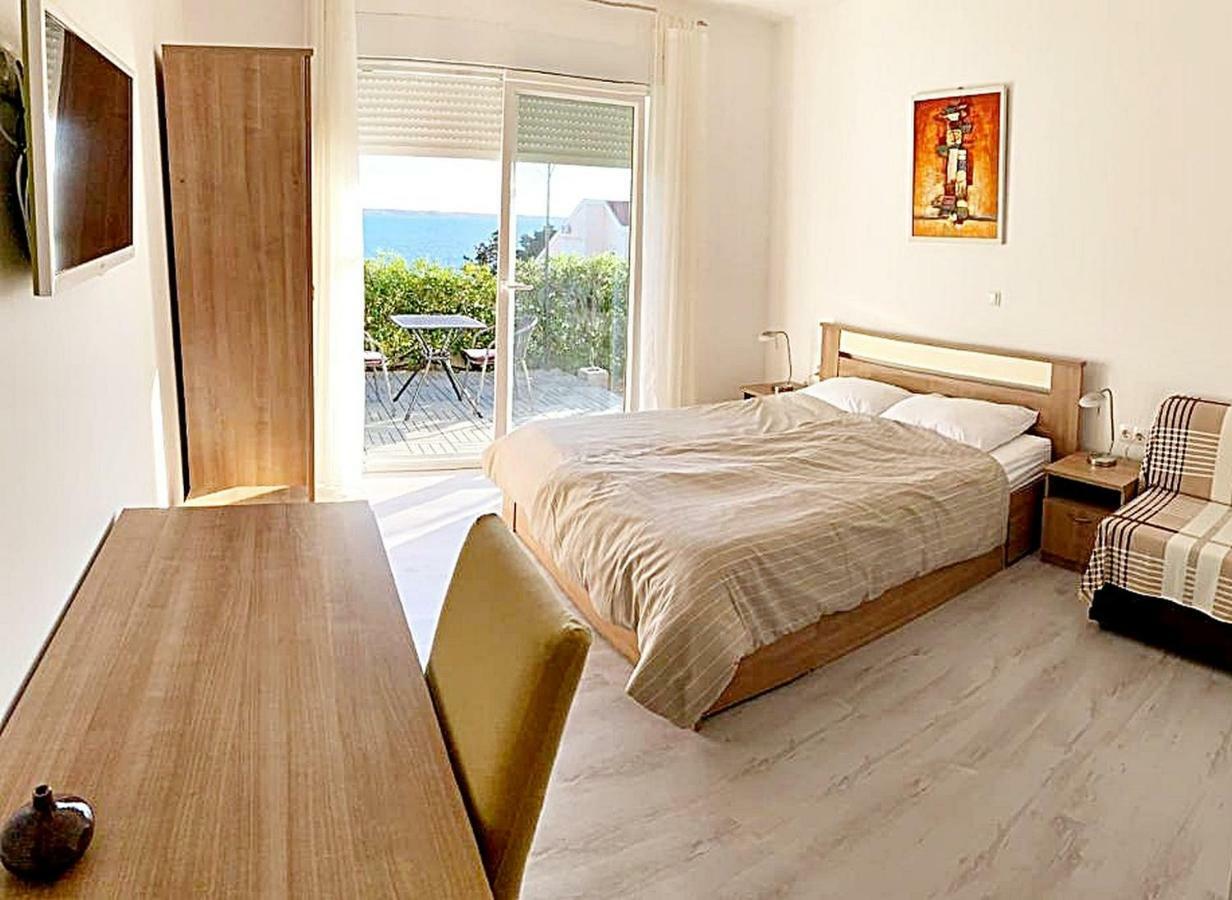 House Natali 70M From The Beach - Free Ev Top Up Rtina Eksteriør bilde